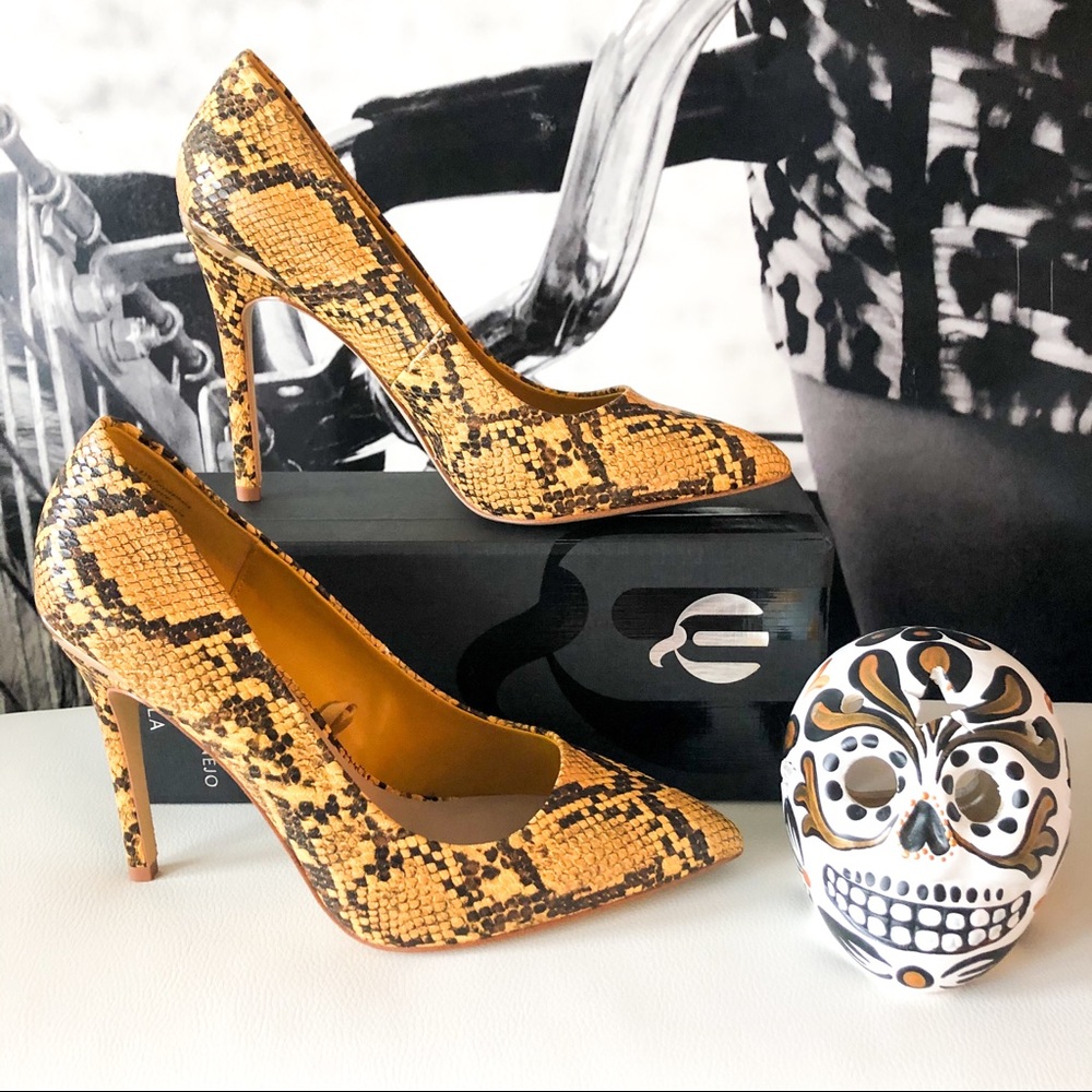 Aldo ✨ Yellow Snake Pump